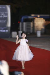 独家高清：群星闪耀大钟奖红毯 俊男靓女秒菲林