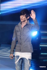 组图：韩国团体大出动 SJ-M唐禹哲high翻台北