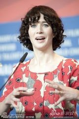 高清图：《未来》发布会 导演米兰达获两帅护花