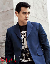 组图：彭于晏街拍时尚大片 活力动感十足