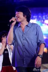 幻灯：陈楚生领衔沙滩音乐会 透露想在家乡开个唱