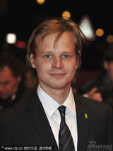 幻灯：《一个好人》首映人多势众 男女星热吻抢镜