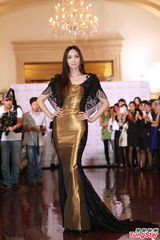 组图：吴佩慈金色黑纱长裙亮相 身段优美气质佳