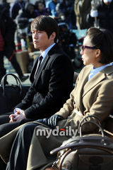 组图：张赫金熙爱参加《Midas》公开拍摄