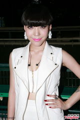 组图：吴莫愁亮相音乐派对 色调亮眼纹身抢镜