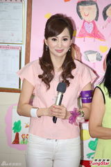 组图：薛家燕难忘梅艳芳 罗霖离婚手续本月完成