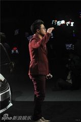 组图：最强音上演激烈拼杀 黄勇公开结婚喜讯