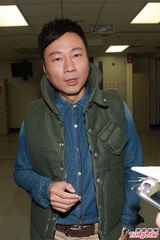 组图：黎耀祥赞林峰努力踏实 否认以儿子入行换奖