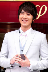 幻灯图：赵又廷代言挑战求婚戏码 诠释完美新郎