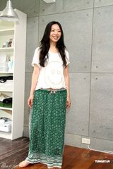 幻灯组图：万芳五年后发新专辑 着绿色长裙春意盎然