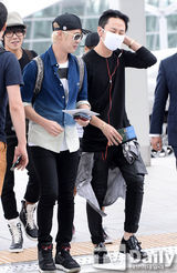 组图：SuperJunior等偶像赴土耳其开唱亮相机场