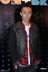 组图：阿Sa拒与陈伟霆同拍戏 容祖儿为身材学泰拳 