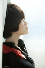 组图：曹曦文拍全新写真 诠释安静酷似精灵