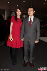 组图：诸葛梓岐儿子百日宴 张智霖赠床上用品