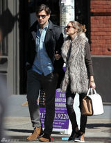 高清组图：纽约名媛奥利维亚-巴勒莫和男友现身