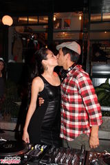 组图：恭硕良盼到内地开唱 Jocelyn夫妇大秀恩爱