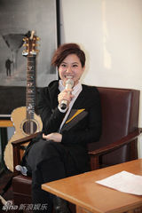 组图：卢凯彤新碟发布会在京举行 田原现身助阵