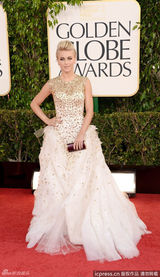 组图：茱丽叶-霍夫镶片礼服亮相淡妆典雅