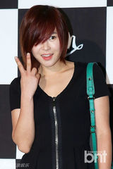 组图：尹恩惠Tiffany等众星亮相时尚活动