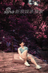 组图：吴奇隆岛国私游裸半身上演湿身诱惑