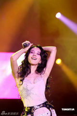 高清：莫文蔚圣诞沪上开唱 变身“海上花”