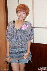 组图：黄日华唐宁上演忘年恋 鲍起静为亚视担忧