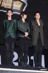 高清图：韩国五大组合天团开唱 SJ压轴掀高潮 