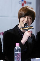 高清组图：神话全员亮相14周年纪念回归记者会