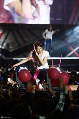 高清图：SJ东方神起少女时代热唱K-POP演唱会