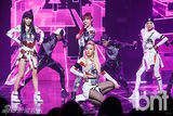 组图：韩团2NE1《M countdown》打榜拿第一