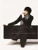 幻灯图集：李胜基《灿烂》爆红 成熟登杂志封面