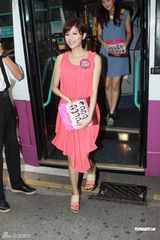 组图：准港姐为决赛拉票 热门汤洛雯受冷待