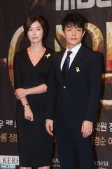 独家高清：金在中林时完帅气宣传《Triangle》