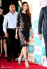 组图：李玹雨撑《结婚前夜》李准带可乐当观众