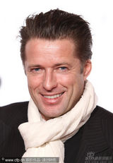 幻灯图：群星齐聚电影节之夜活动 布吉特举止出位