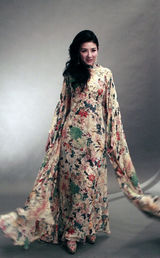 组图：黄奕亮相优雅盛典 称未受骂战风波影响