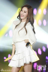 组图：MBLAQ等献艺《THE SHOW》 女歌手拼性感