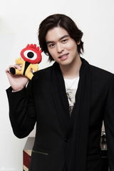 高清图：韩星李章宇曝与恩静台前幕后 最喜欢梁朝伟