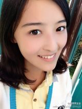 组图：央视新晋美女主播网络走红 生活照曝光