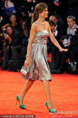 组图：《锅匠》首映 科林费斯加里奥德曼携妻亮相