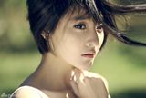 高清图：刘雨欣拍灵动写真 风格清丽惹人怜爱