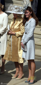 组图：威廉王子着传统服装帅气亮相 凯特伴婆婆甜笑