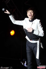 组图：王心凌不谈新恋情 罗志祥庾澄庆比拼热舞