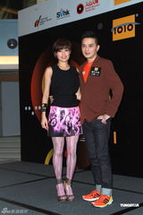 组图：容祖儿自称喜欢挑战 默默承受外界传言