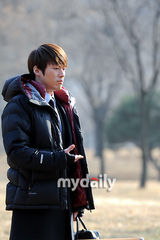 组图：张赫金熙爱参加《Midas》公开拍摄