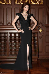 组图：吴佩慈深V礼服秀身材立志成为珠宝设计师