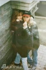 约翰尼-德普与第三任女友詹妮弗-格雷(1989－1990)