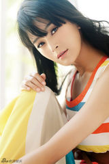 组图：王媛可清新写真 炫彩迷离灵动唯美