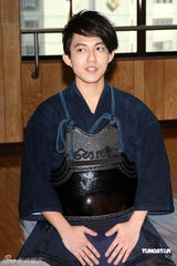 高清图：林宥嘉受柯南影响学习剑道 重温儿时记忆