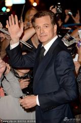 组图：《魔鬼绳结》首映 威瑟斯彭性感露乳沟